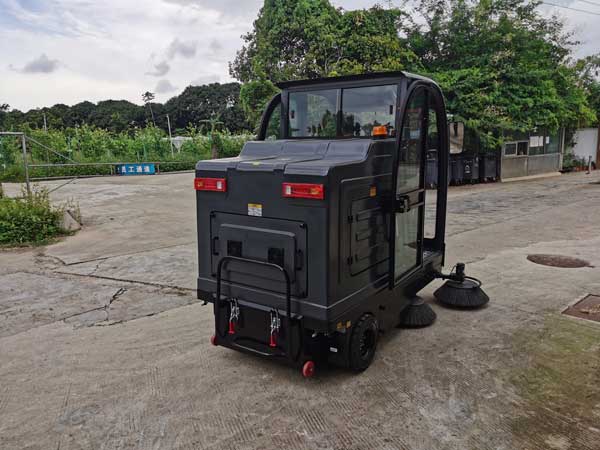 新能源電動環衛車的優勢特點具體有哪些呢