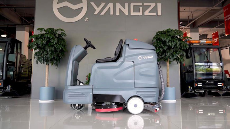 如何選購駕駛式洗地機 如何選購駕駛式洗地機