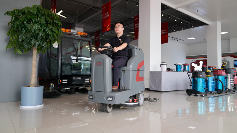 工業地板清潔挑戰以及如何克服它們