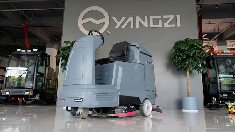 購買駕駛式洗地機時要注意的八件事 購買駕駛式洗地機時要注意的八件事